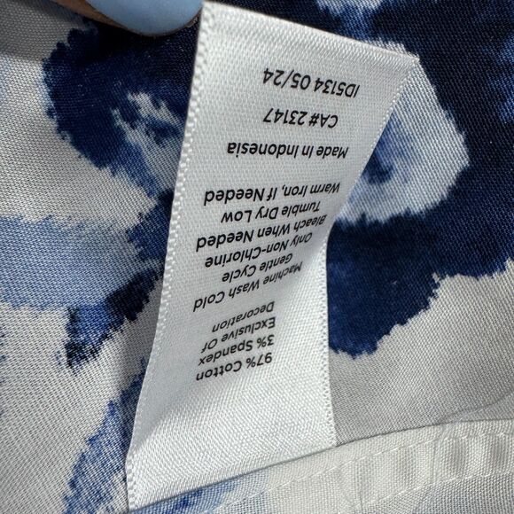 Talbots Non-Iron Blouse Women’s 8P White Blue Floral Button Down NWT - Picture 8 of 8